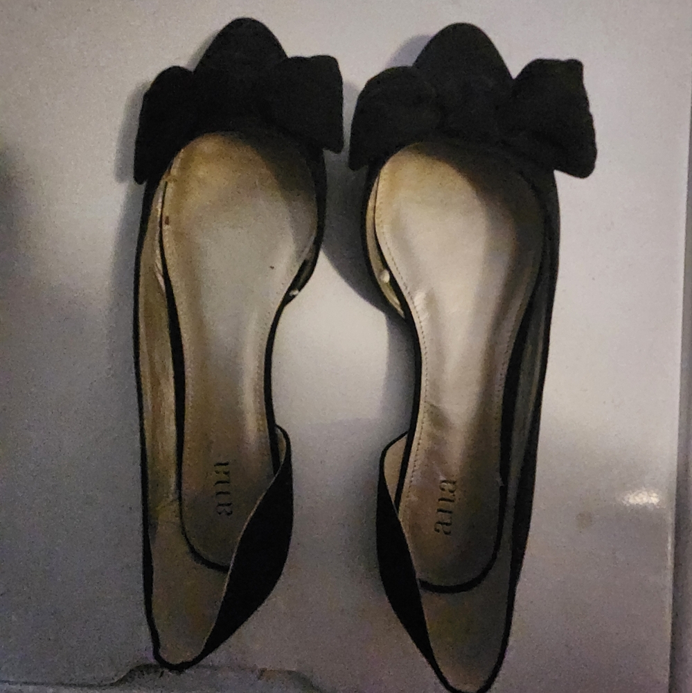 Brand new black flats